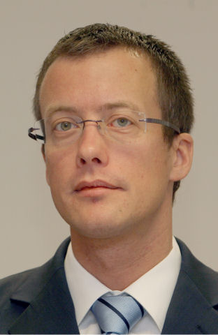 dr. Boštjan Tratar