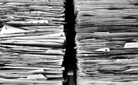 Na obsežnem dnevnem redu zadnje redne seje tudi paket zakonov o funkcionarjih