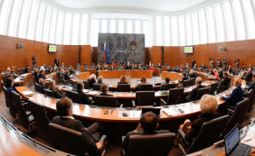 Svoboda, SD in Levica predlagajo razrešitev Stevanovića s čela DZ
