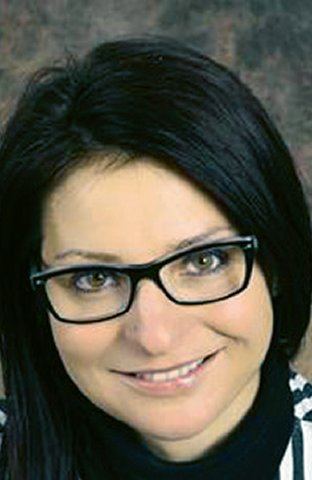 dr. Nana Weber