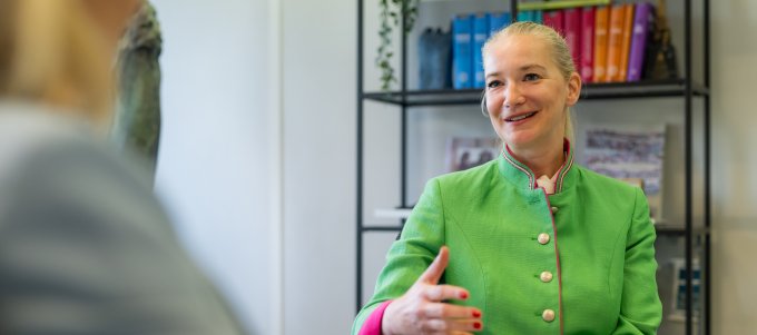 Dr.Alenka Oven