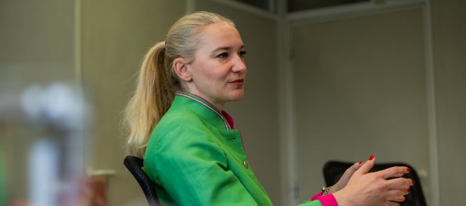 Dr.Alenka Oven