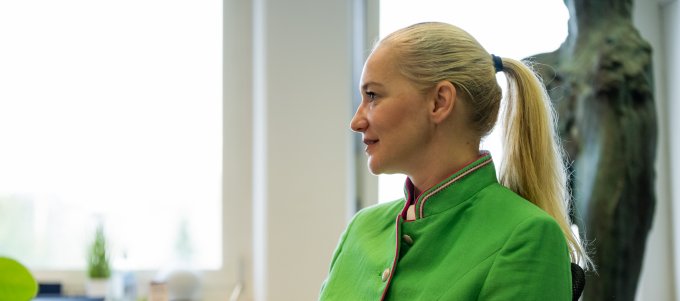Dr.Alenka Oven