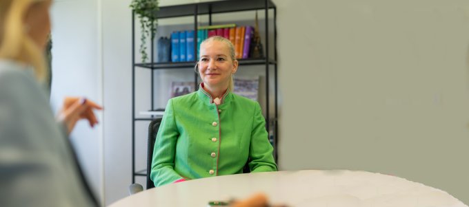 Dr.Alenka Oven