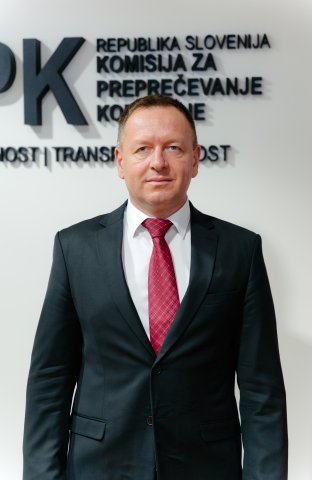 dr. Robert Šumi